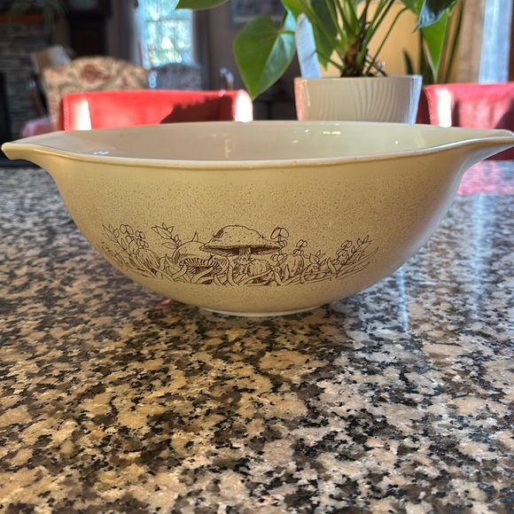 Vintage 4L PYREX #444 Forest Fancies Mushroom Cinderella Nesting Mixing Bowl - Picture 1 of 14